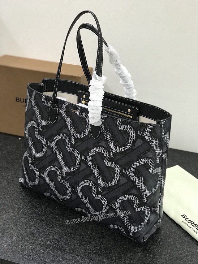 Burberry專門店新款特托包 巴寶莉經典TB圖案手提購物袋 yxb1071